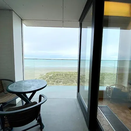 In By The Nieuwpoort